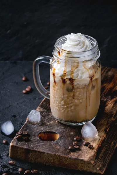 Es kopi dengan krim — Stok Foto