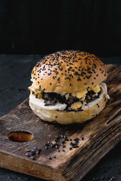 Hamburguesa vegetariana de arroz negro — Foto de Stock