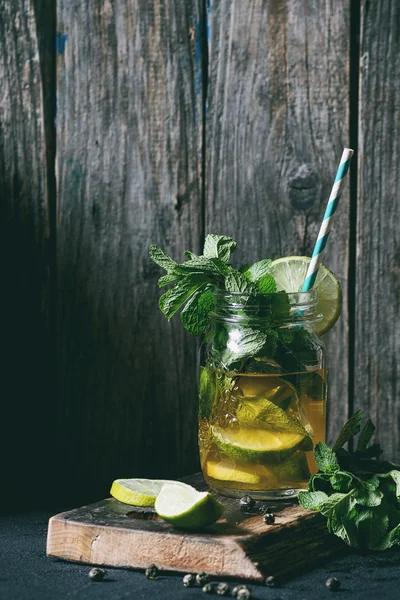Ice green tea — стоковое фото