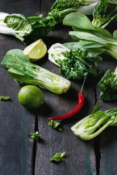 Surtido de bok choy crudo — Foto de Stock