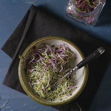 Taze lahanası salatası