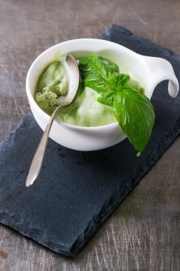 Basil icse krem