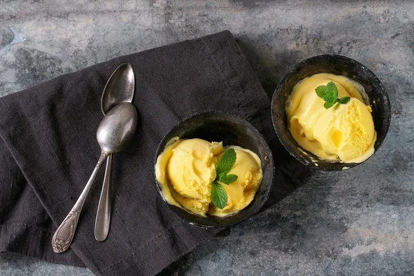 Helado de mango — Foto de Stock