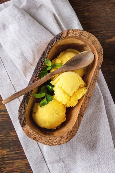 Glace à la mangue — Photo