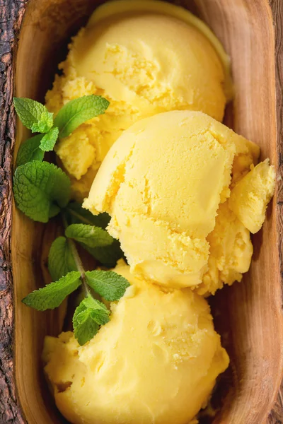 芒果冰淇淋 — 图库照片