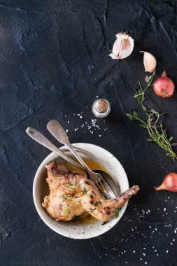 Sebzeli demlenmiş tavşan