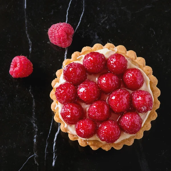 Tartlet with raspberries — Stock Photo, Image