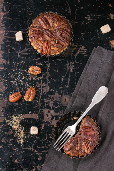 Caramel pecan pie — Stock Photo, Image