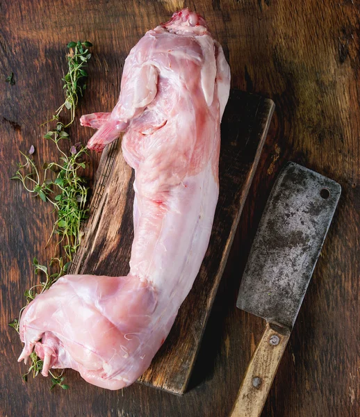 Raw rabbit with vegetables — Stock Photo, Image