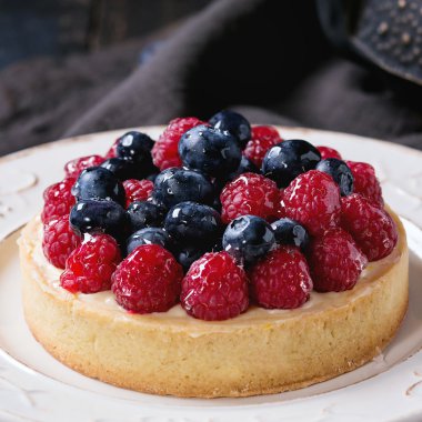 Taze dutlu tart.