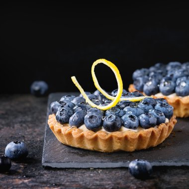 yaban mersini ile tartlets