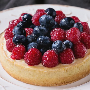 Taze dutlu tart.