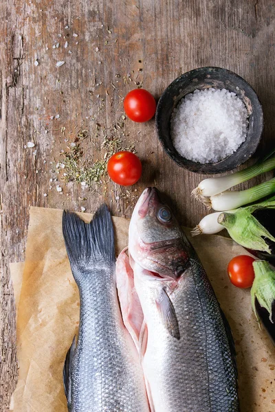 Pesce di mare crudo — Foto Stock