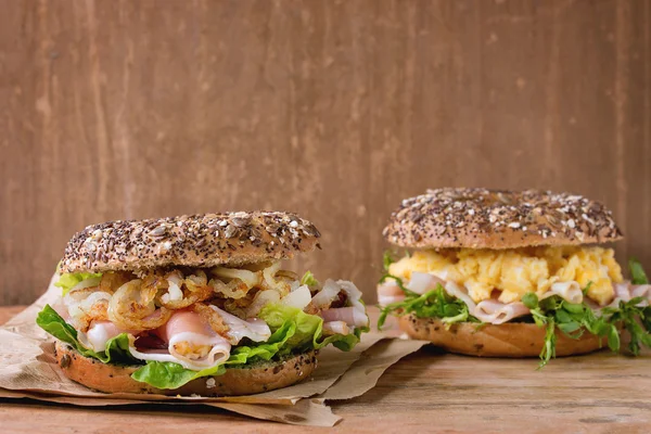 Bagel de grão inteiro — Fotografia de Stock