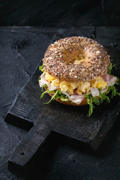 Teljes kiőrlésű bagel — Stock Fotó