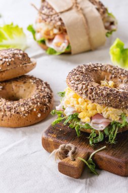 bütün tahıl simit