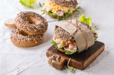 bütün tahıl simit