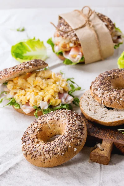 Bagels de grão inteiro — Fotografia de Stock