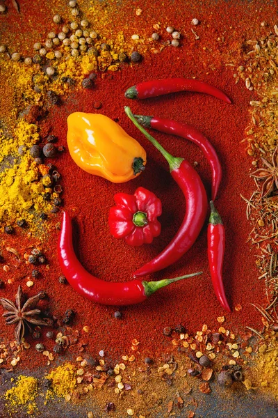 Πικάντικο φόντο με πιπεριές τσίλι — Φωτογραφία Αρχείου