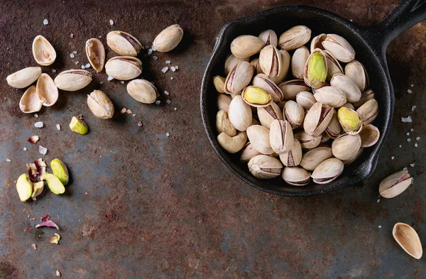 Salted roasted pistachios — Stock Photo, Image