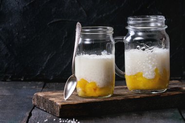 Tapyoka tatlı mango ile
