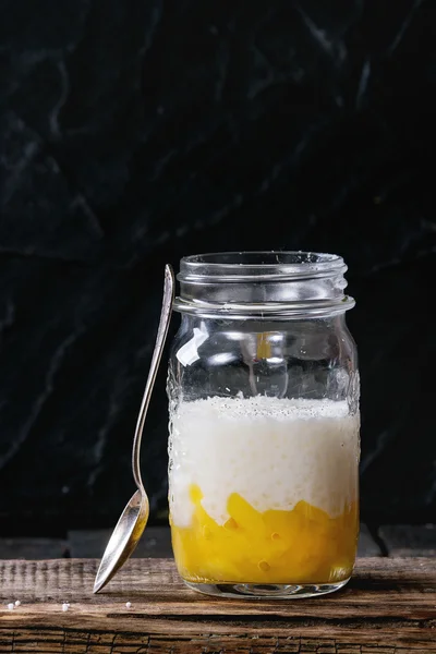 Tapioca dessert met mango — Stockfoto