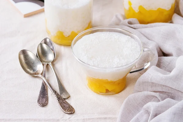 Postre de Tapioca con mango —  Fotos de Stock