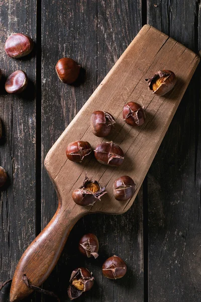 Castanhas comestíveis assadas — Fotografia de Stock