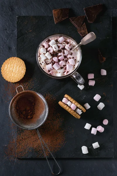 Chocolat chaud aux guimauves — Photo