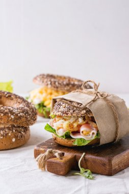 bütün tahıl simit