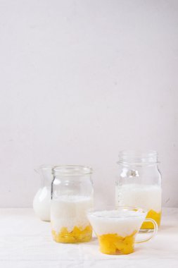 Tapyoka tatlı mango ile