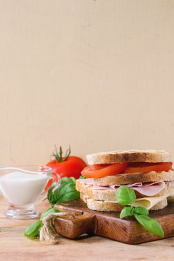 Jambon ve peynir ile Sandwish