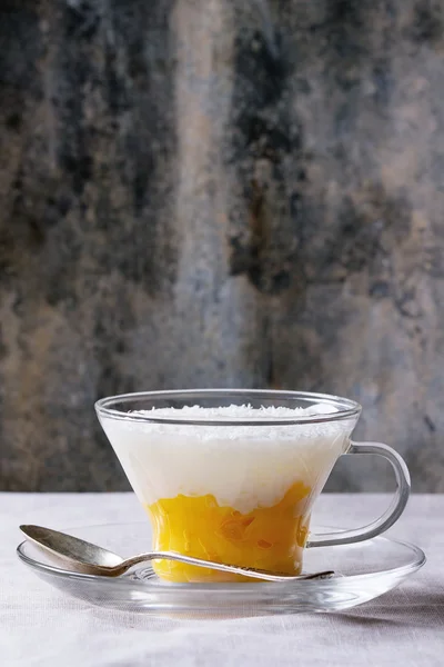 Tapioca dessert met mango — Stockfoto