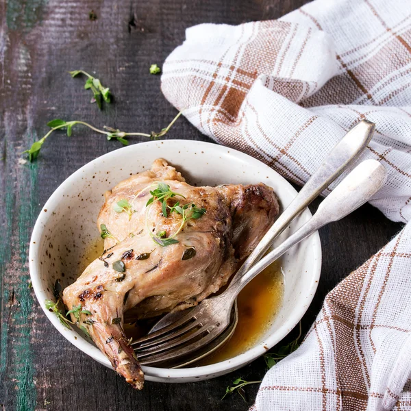 Sebzeli demlenmiş tavşan