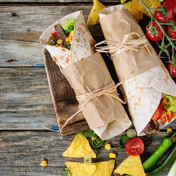 Tortillas and nachos — Stock Photo, Image