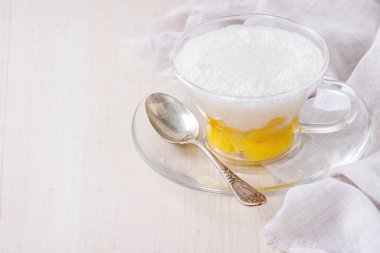 Tapyoka tatlı mango ile