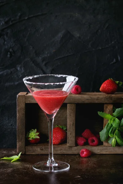 Aardbei dessert cocktail — Stockfoto