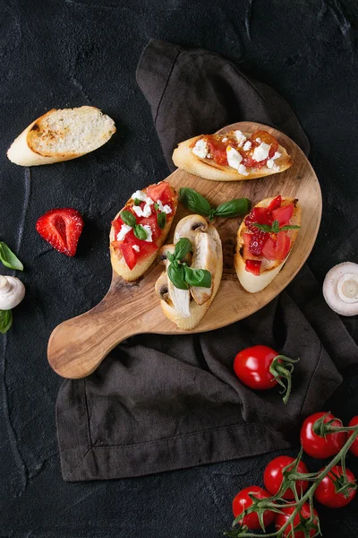 Verschiedene bruschetta — Stockfoto