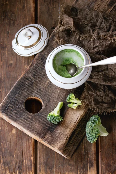 Broccoli mosad med aioli — Stockfoto