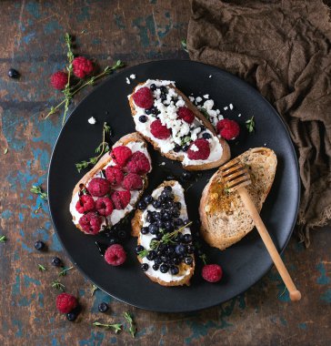 Tatlı sandviç çilek ile