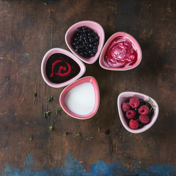 Десертные ягодные супы — стоковое фото