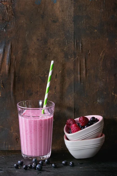 Hemgjord hallon smoothie — Stockfoto