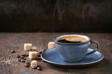 Bir fincan sade kahve.