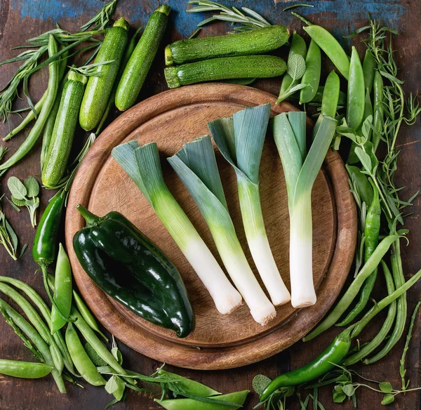 Ассортимент зеленых овощей — стоковое фото