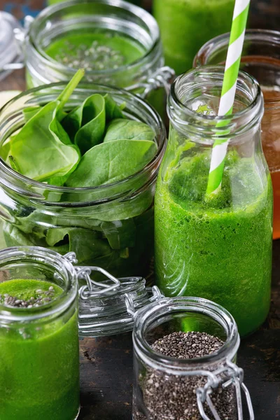 Groene spinazie smoothie — Stockfoto