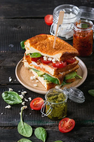 Låg-carb bröd sandwich — Stockfoto