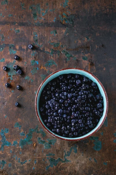 Bowl of forest blueberries — Stock Photo, Image