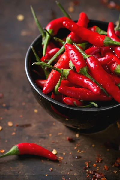 Heap av röd varm chili paprika — Stockfoto