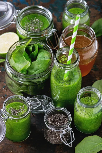 Groene spinazie smoothie — Stockfoto