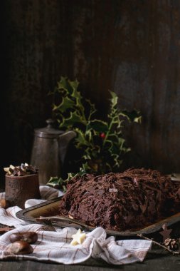 Ev yapımı Noel çikolata yule log